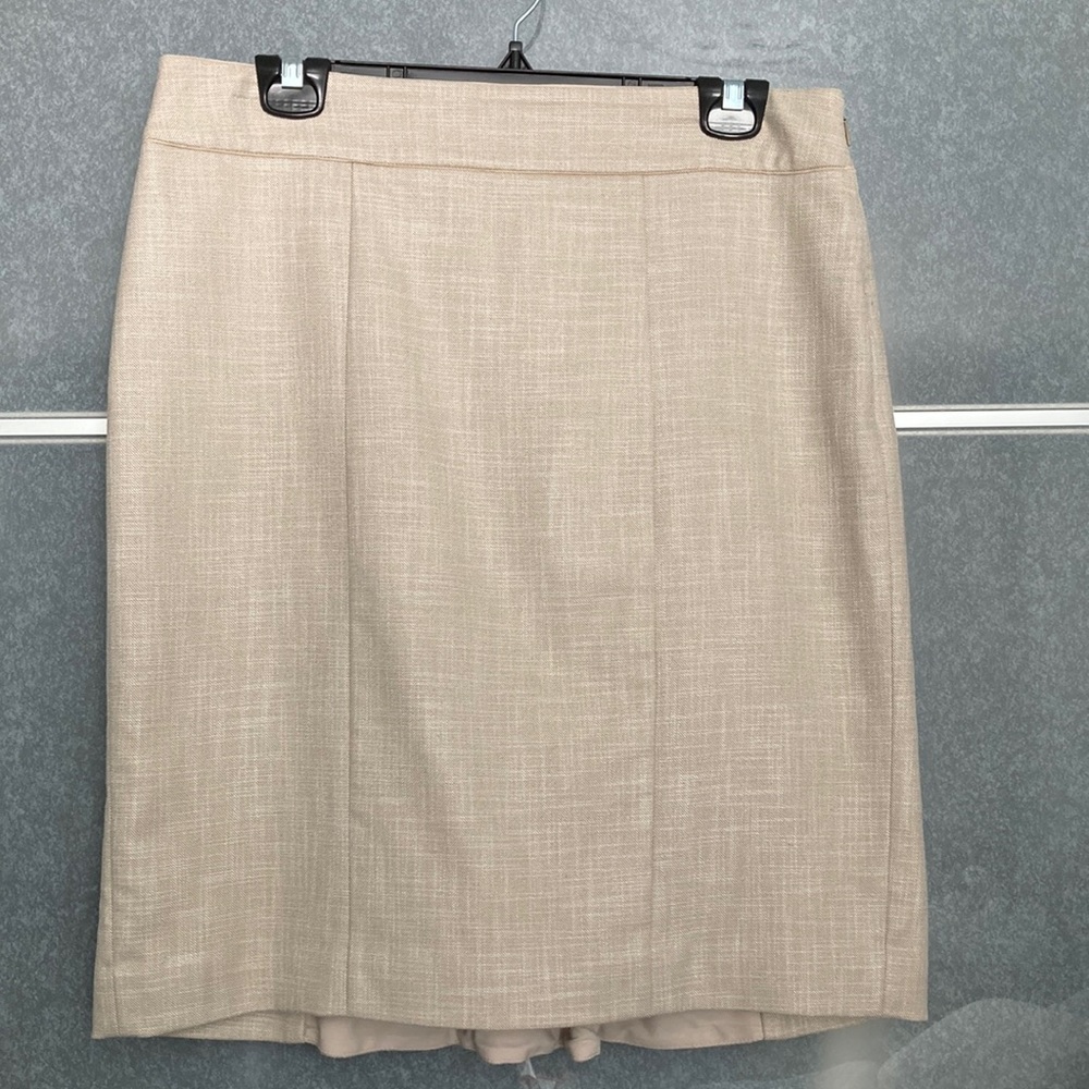 WHBM, linen, fully lined pencil skirt with ruffle vent, 10,